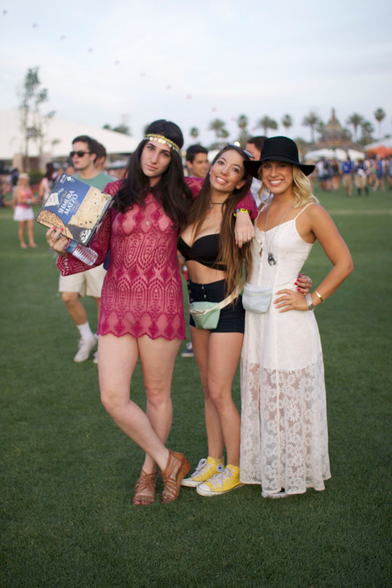 Illustration for article titled Here's a Bunch of People Looking Coachella as Fuck